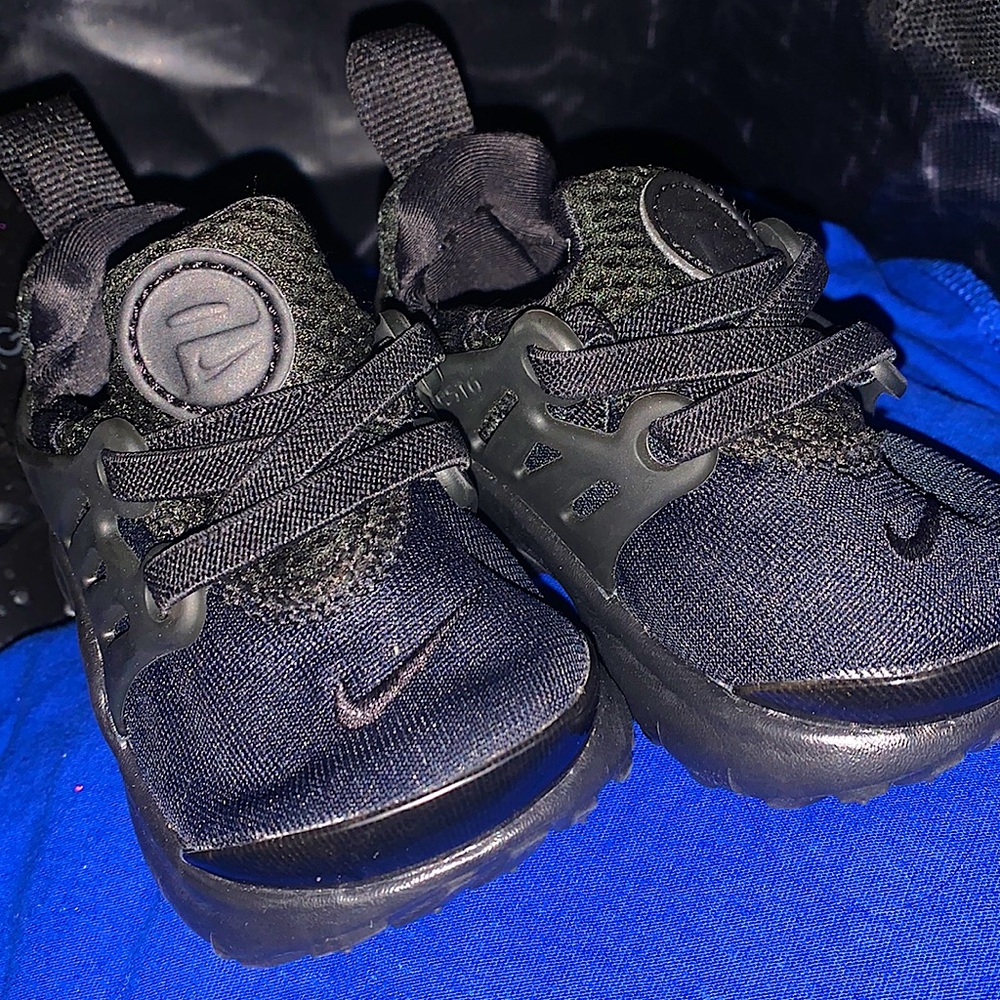Presto 3.5c and ugg slippers 4c